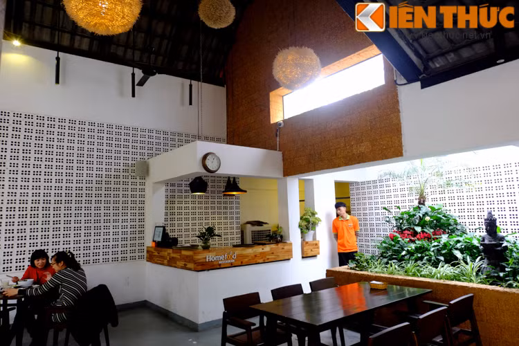 Khoảng không gian bên trong đều được chiếu sáng bằng ánh sáng tự nhiên.