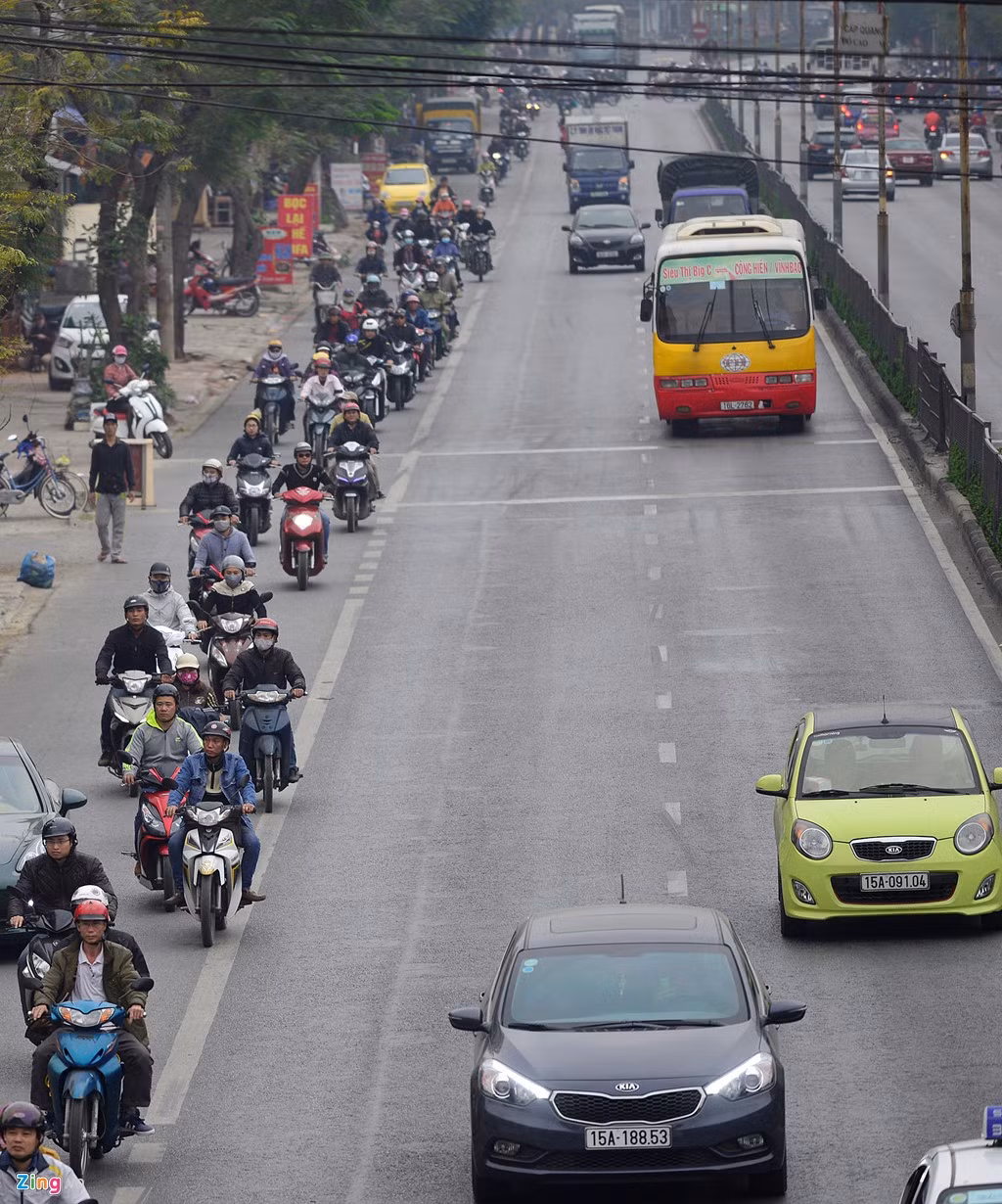 Hình ảnh tại đoạn đi qua Chợ Hàng trên đường Nguyễn Văn Linh.