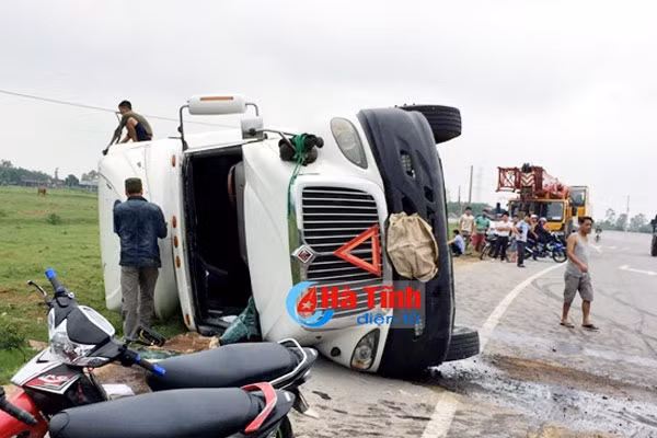 Nhung vu tai nan giao thong tham khoc tuan qua (19-25/3)-Hinh-4