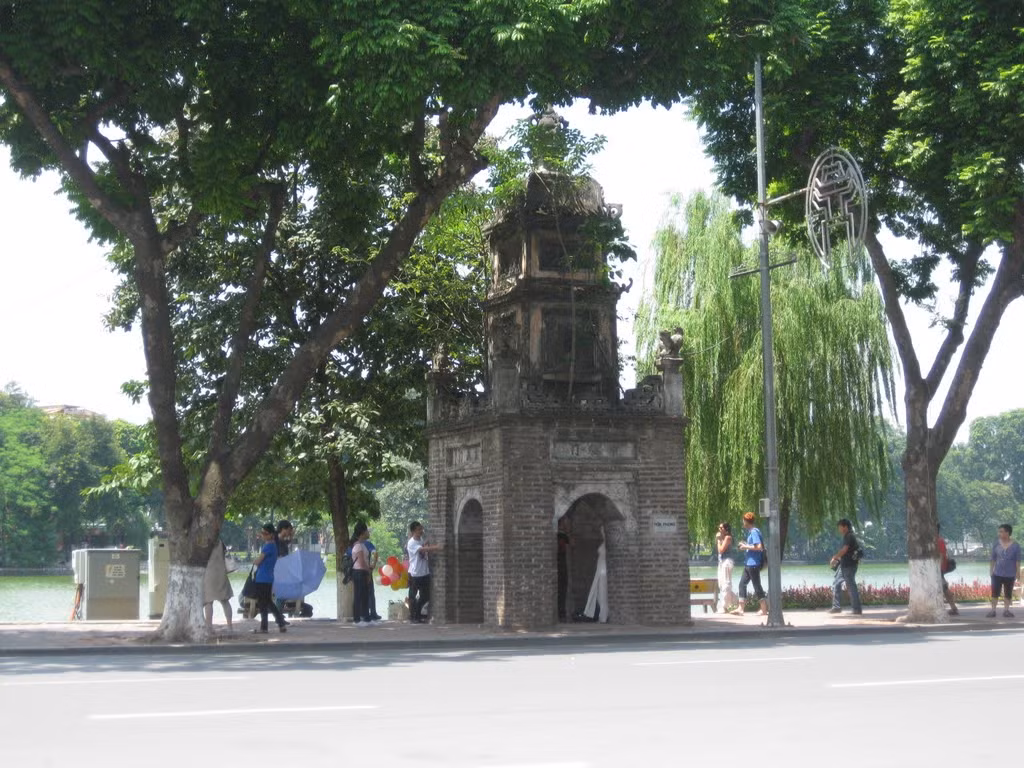 UBND quận Hoàn Kiếm thấy rằng nội dung đề xuất ý tưởng này chưa thật sự phù hợp và đã chỉ đạo đơn vị tư vấn loại bỏ nội dung này trong phương án thiết kế đầu tư. Ảnh: Mytour.