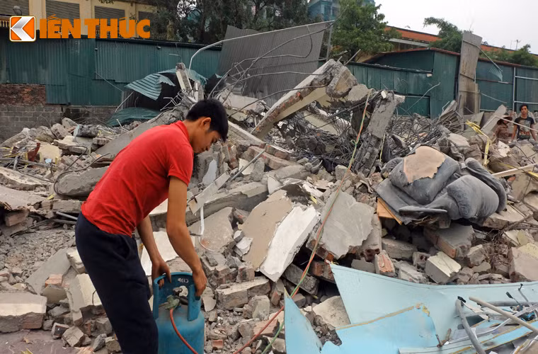 Bình ga được mang đến để chạy máy khò lửa.