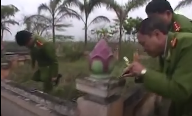 Nhận định của cơ quan Công an đã phần nào xua tan những lời đồn đoán xung quanh cái chết của nạn nhân. Vì trước đó, nhiều người dân cho rằng đây là một vụ tự sát. Thậm chí, có kẻ còn dựng lên câu chuyện hoang đường về một “hồn ma ở nghĩa trang đòi mạng”.