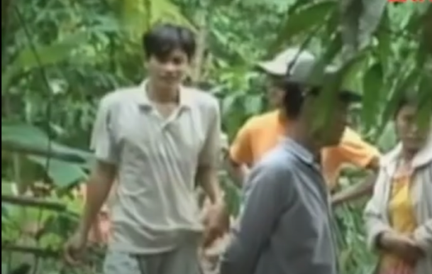 Khi gia đình hai nạn nhân tổ chức đám tang, Liệt cũng qua phúng điếu rồi sau đó tìm đường bỏ trốn đến thị xã Sa Đéc. Tại đây, tên giết người đã bán tài sản ăn chơi như công tử và làm quen, cặp bồ với một tiếp viên quán bia ôm tên Diễm (quê Kiên Giang) rồi dẫn cô bồ nhí này đi du hí ở nhiều nơi tại TPHCM. Đến ngày 5/10/2007, Liệt và Diễm trở về thị xã Sa Đéc, tiếp tục bán số vàng còn lại để cùng nhau về Kiên Giang, ra mắt “cha mẹ vợ” thì bị bắt.