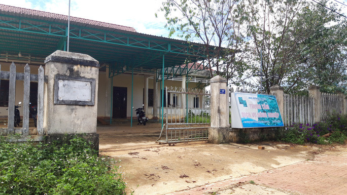  Kỷ luật giám đốc quan hệ bất chính với nữ nhân viên: Ngày 5/10, Ủy ban Kiểm tra Huyện ủy Kon Plông, tỉnh Kon Tum đã kỷ luật với hình thức cảnh cáo đối với ông Phan Ngọc Vinh, Giám đốc Trung tâm Dịch vụ nông nghiệp huyện Kon Plông.