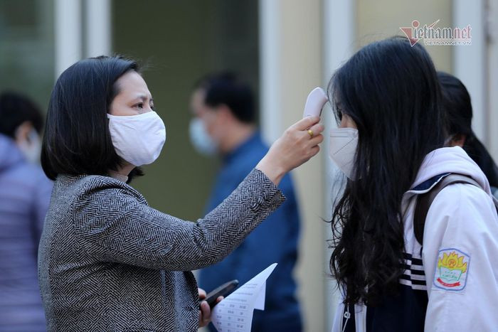 Tất cả đều được thầy cô giáo hướng dẫn tận tình. (Ảnh: Vietnamnet)