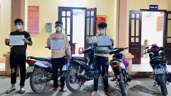  Bắt giữ nhóm thanh niên tụ tập lạng lách, đãnh võng: Ngày 1/12, Công an TP Lạng Sơn cho biết đã phát hiện, ngăn chặn nhóm thanh thiếu niên có hành vi tụ tập, điều khiển xe với tốc độ cao, lạng lách, đánh võng gây mất an ninh, trật tự an toàn giao thông trên địa bàn. Qua đấu tranh làm rõ, nhóm đối tượng gồm các thanh, thiếu niên từ 14 – 17 tuổi đến từ các huyện Chi Lăng, Bình Gia, Lộc Bình…