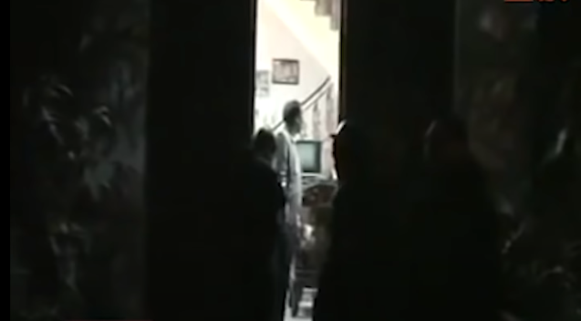 Hanh trinh pha an: Tham sat ca gia dinh nguoi yeu trong ngay ra mat-Hinh-2