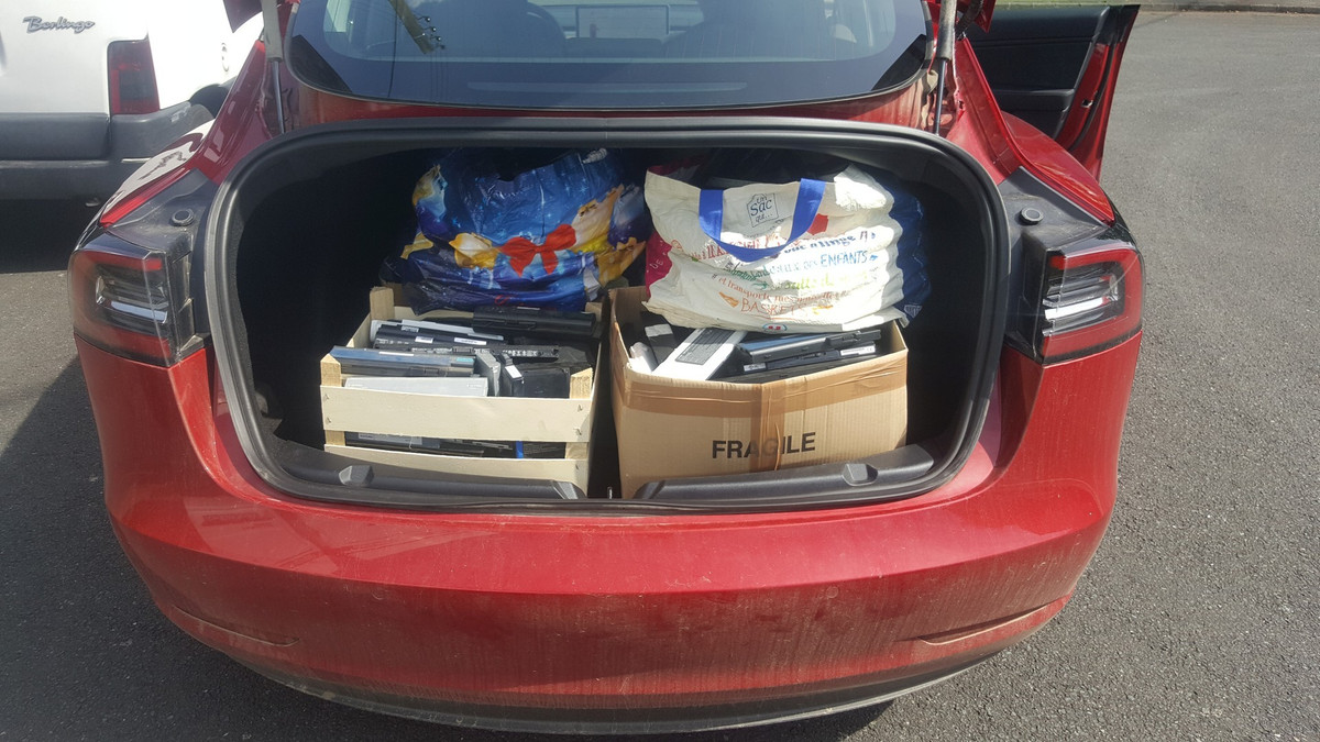 Trong những năm sau đó, nhất là trong khoảng thời gian diễn ra dịch Covid-19, Glubox không ngừng thu thập thêm những viên pin laptop bị bỏ đi, tái chế và bổ sung chúng cho hệ thống của mình. Đến hiện tại anh đã có cho mình một hệ thống lên đến hàng ngàn cell pin như vậy.