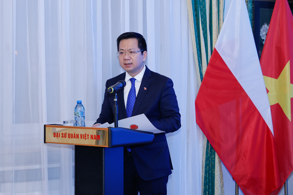 Đại sứ Việt Nam tại Ba Lan Hà Hoàng Hải điểm lại những dấu ấn nổi bật trong quan hệ Việt Nam với Ba Lan; chia sẻ về những nỗ lực, đóng góp của Đại sứ quán nhằm góp phần thúc đẩy quan hệ hai nước trên các lĩnh vực - Ảnh: VGP/Nhật Bắc