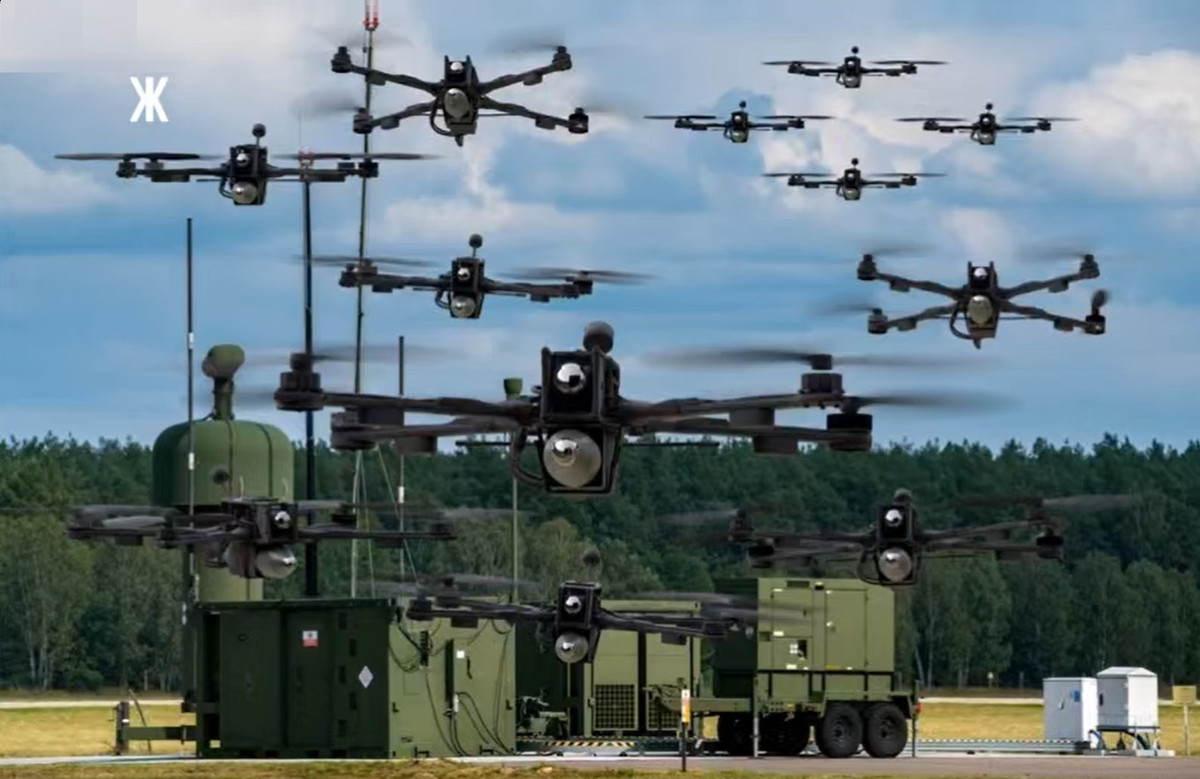 UAV NATO lao vào trận địa mà không cần người điều khiển - Hình 7 UAV NATO lao vao tran dia ma khong can nguoi dieu khien-Hinh-7