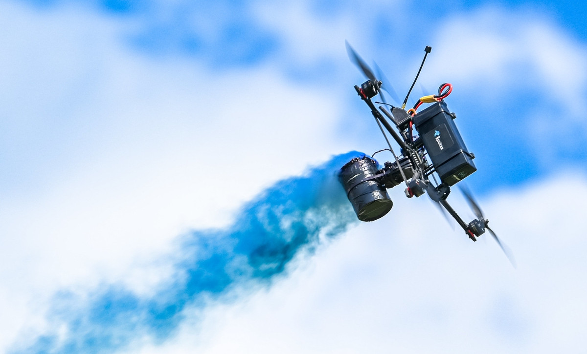 UAV NATO lao vào trận địa mà không cần người điều khiển - Hình 10 UAV NATO lao vao tran dia ma khong can nguoi dieu khien-Hinh-10