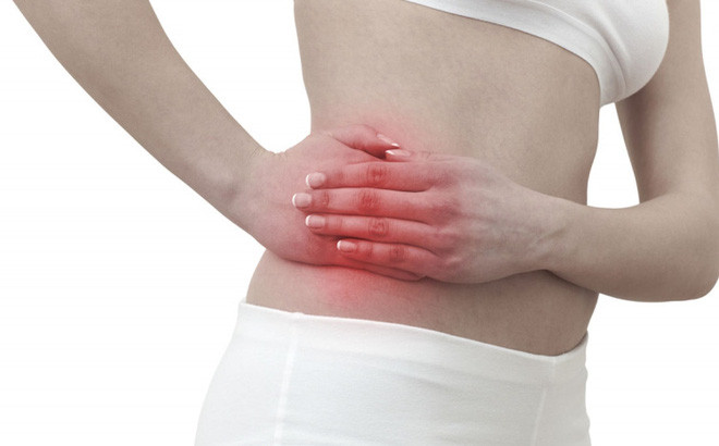 Buồn nôn và nôn ói Trong quá trình ngủ, nếu thường xuyên có cảm giác buồn nôn, nôn ói thì cũng cần phải cảnh giác cao độ, nó rất có thể liên quan đến tổn thương gan. Bởi vì gan, là một phần của cơ quan tiêu hóa, có thể tiết ra dịch mật và thúc đẩy quá trình tiêu hóa thức ăn. Chức năng gan đã giảm và khả năng tiêu hóa thức ăn của cơ thể cũng giảm.