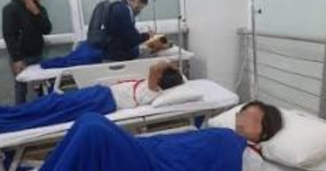 Dien bien moi vu hoc sinh hoang loan sau uong nuoc ngot tiep thi