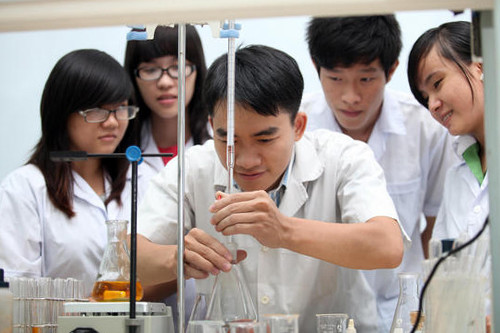 Nganh Nang luong nguyen tu tuyen sinh nhu the nao?