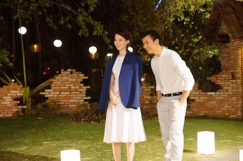 Đặng Thu Thảo chia sẻ về vai diễn đầu tay của mình: "Đây là thử thách khi tôi phải thể hiện được đúng khía cạnh tính cách mới khá xa so với vẻ mộc mạc, nhẹ nhàng thường ngày".