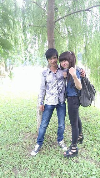 Cô gái này là Chippy Polla - Nguyễn Thanh Loan, cũng là một nhân vật có tiếng trong cộng đồng mạng với khả năng nói được 18 giọng khác nhau theo vùng miền, giới tính, tuổi tác.