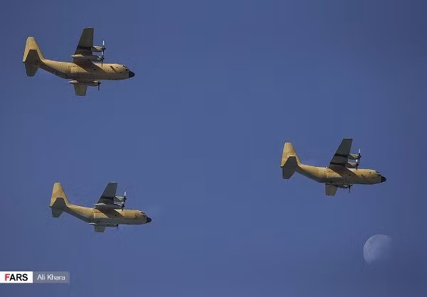 Ba máy bay vận tải hạng trung C-130. Nguồn ảnh: Fars