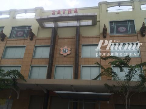 Trung tâm thương mại Thương xá Tax được xây dựng với lối kiến trúc mang phong cách Art Deco.