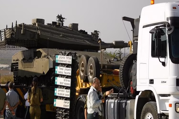 Theo các nhà quan sát nhận định đây có thể là động thái cho thấy dấu hiệu tăng cường mối quan hệ ngoại giao lẫn quốc phòng giữa Israel và Jordan trong vài năm trở lại gần đây. Và Merkava Mk IV là một món quà không thể ý nghĩa hơn dành cho Vua Abdullah II của Jordan.