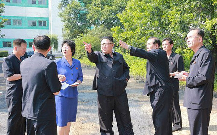 Nhà lãnh đạo Triều Tiên thừa nhận nội các của ông, đặc biệt là Bộ Công nghiệp hóa học phải chịu trách nhiệm vì đã lơ là việc hiện đại hóa nhà máy này.