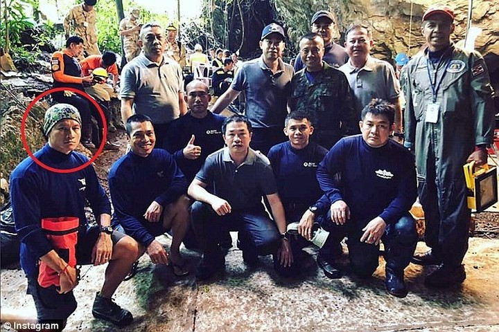 Anh hùng Kunan tham gia chiến dịch cứu hộ này với tư cách tình nguyện viên.