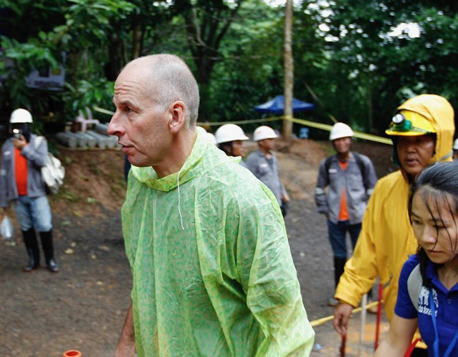 Thợ lặn người Anh Richard Stanton là một trong những người đầu tiên tìm thấy các thành viên đội bóng bị mất tích. Ảnh: EPA.