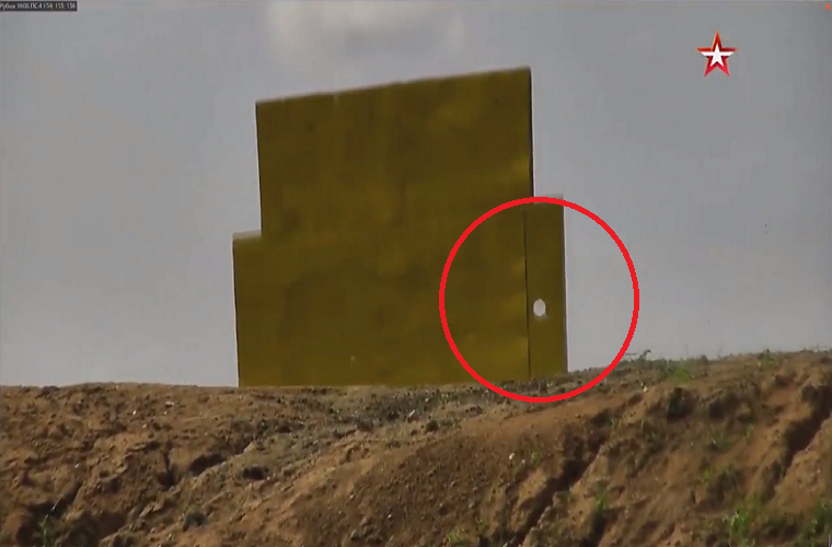 Trong khi đó ở các bài bắn ở mục tiêu số 2 và số 3 với súng máy 12.7mm và 7.62mm của chúng ta đều có thành tích không tốt. Nguồn ảnh: tvzvezda.ru.