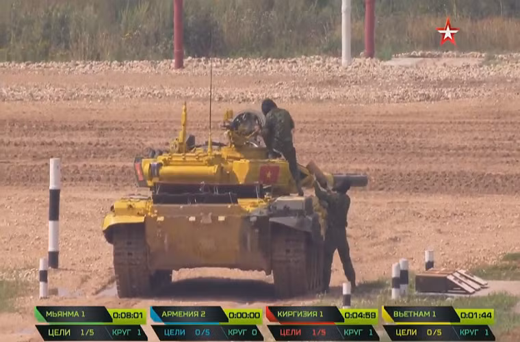 Đối thủ của đội tuyển Việt Nam (kíp lái số 1) trong ngày thi đầu tiên là các đội tuyển đến từ Armenia, Kyrgyzstan và Myanmar vốn được đánh giá khá mạnh, đặc biệt là Armenia vốn được xem là hạt giống của giải. Trong khi đó Myanmar cũng giống Việt Nam lần đầu tiên tham gia giải đấu. Nguồn ảnh: tvzvezda.ru.