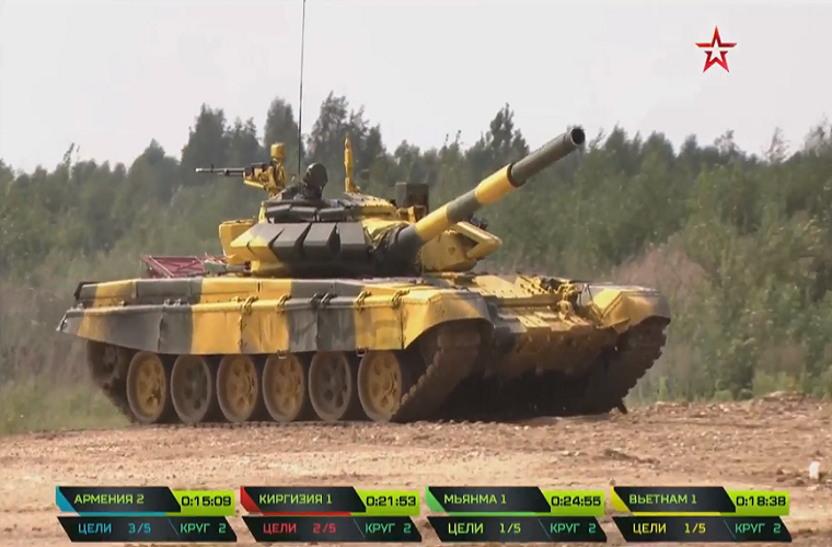 Dù mới được lên xe đúng 3 lần nhưng các chiến sĩ xe tăng của chúng ta vẫn tự tin hoàn thành xuất sắc toàn bộ đoạn đường đua với thành tích đáng khích lệ theo đúng quy định, cũng như tin vượt tất cả các chướng ngại vật. Nguồn ảnh: tvzvezda.ru.