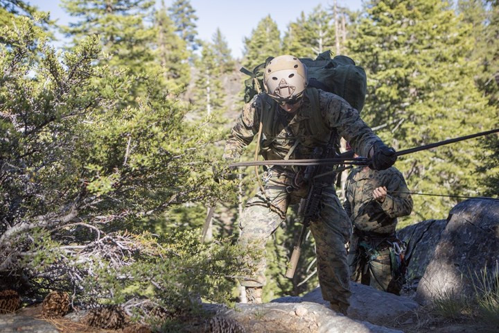 ... để có thể dễ dàng tiếp cận mục tiêu tại các khu vực đồi núi địa hình phức tạp.