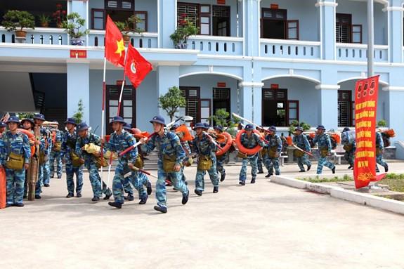 Chỉ mất 5 phút sau lệnh báo động, cán bộ, chiến sĩ các đơn vị đã hoàn thành công tác chuẩn bị để cơ động đến nơi tập trung.