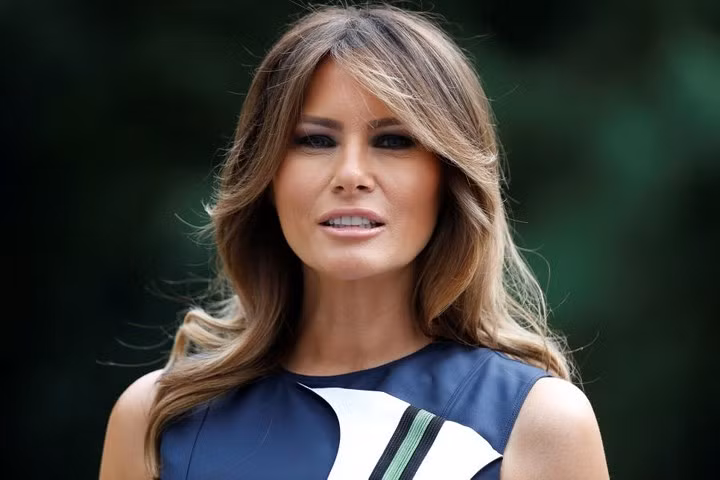 Bà Melania Trump có mặt cùng nhóm phu nhân nói trên tại Queen Elisabeth Music Chapel ở Waterloo, Bỉ trong một chương trình bên lề Hội nghị Thượng đỉnh NATO, dành riêng cho phu nhân và phu quân các lãnh đạo thế giới dự hội nghị này.
