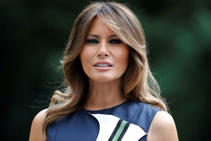 Bà Melania Trump có mặt cùng nhóm phu nhân nói trên tại Queen Elisabeth Music Chapel ở Waterloo, Bỉ trong một chương trình bên lề Hội nghị Thượng đỉnh NATO, dành riêng cho phu nhân và phu quân các lãnh đạo thế giới dự hội nghị này.