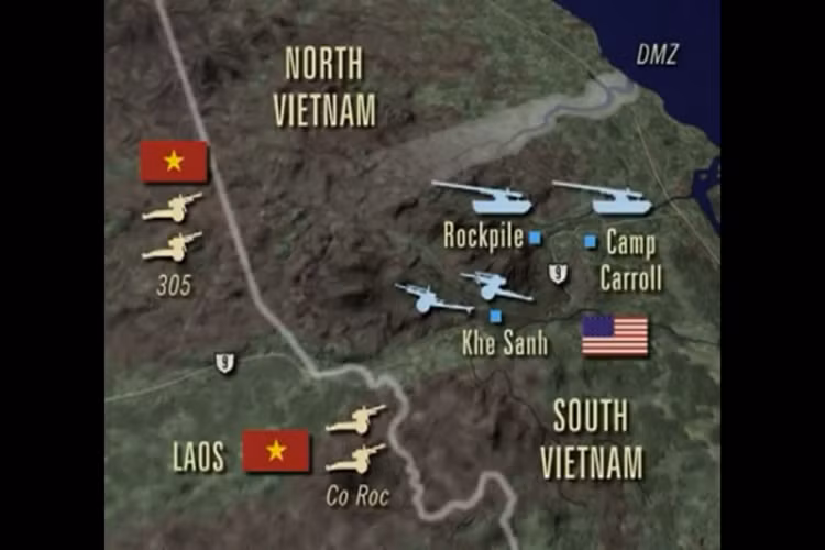 Đồng thời, xác định lấy hướng Đông Nam Bộ - Sài Gòn là chiến trường quyết định nhất; Đường 9-Trị- Thiên, Huế-Đà Nẵng là chiến trường quyết định thứ hai. Cuối năm 1967, Bộ Chính trị quyết định mở chiến dịch tiến công hiệp đồng binh chủng quy mô lớn đánh vào tuyến phòng ngự vững chắc của địch ở khu vực Đường 9-Khe Sanh, nhằm nghi binh, thu hút lực lượng chủ lực địch. Nguồn ảnh: Vietnam War.