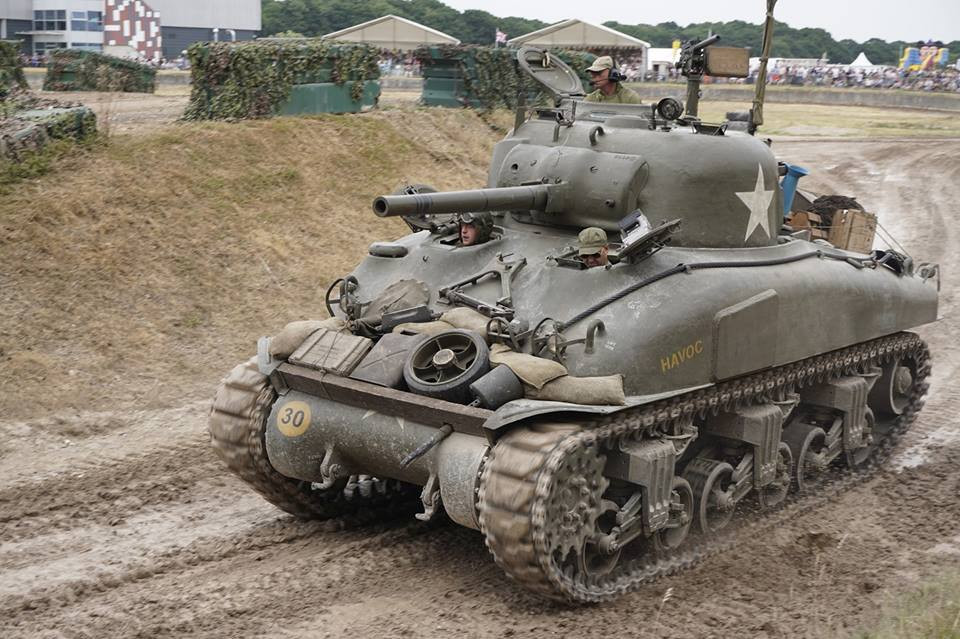 Chiếm số lượng lớn nhất trong bộ sưu tập tăng của The Tank Museum là bộ sưu tập xe tăng hạng trung M4 Sherman với hầu hết các biến thể. Nguồn ảnh: Vitaly Kuzmin.