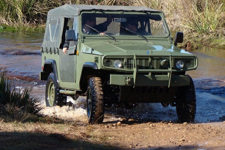 Về thực chất, xe quân sự địa hình Marrua là phiên bản cải tiến của xe cơ động hạng nhẹ Engesa EE-12. Có thể xem xe Marrua như một dạng UAZ của Brazil.