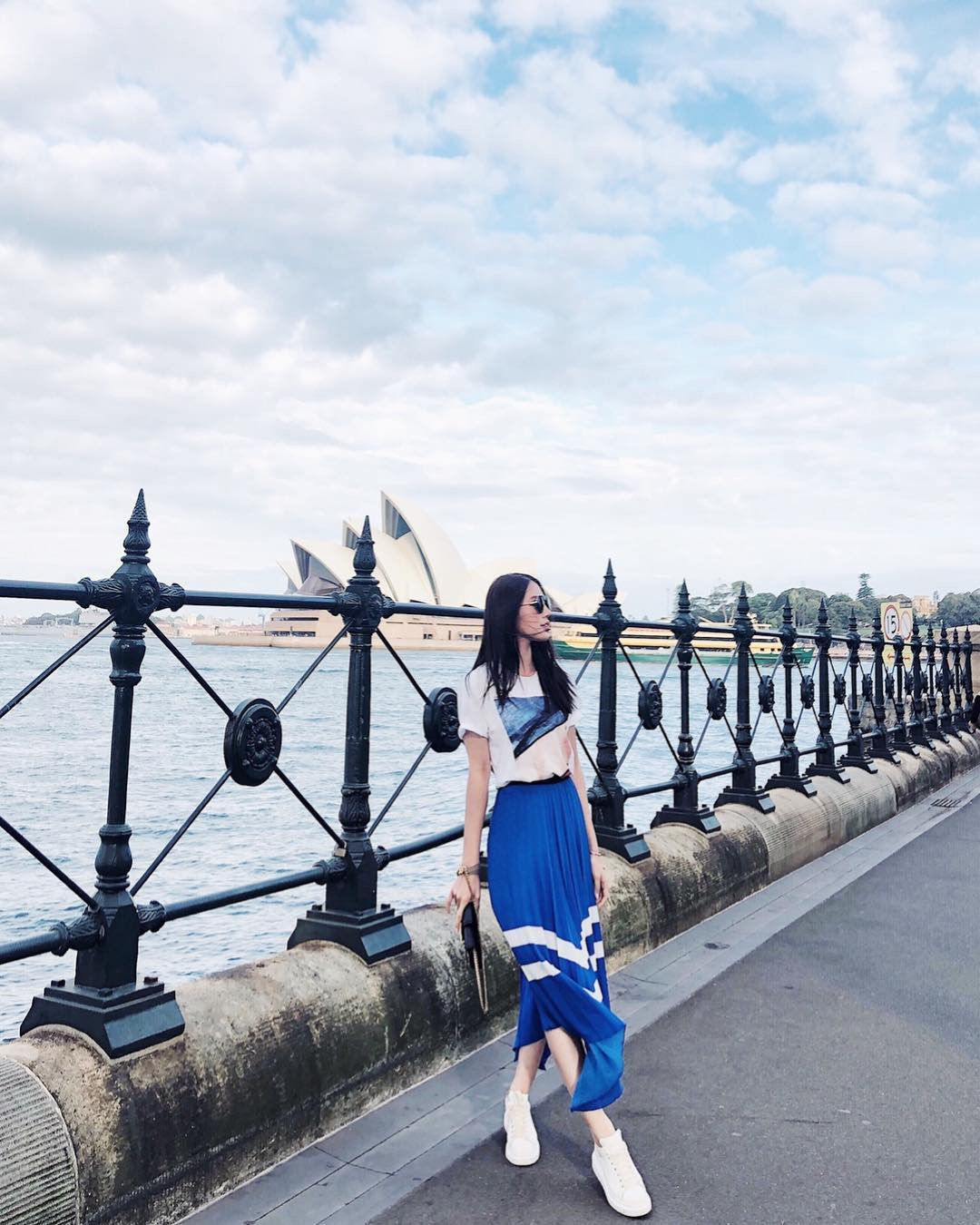 Cùng với Tiên Nguyễn và Trinh Hoàng, Jolie Nguyễn là cái tên nổi bật được Bussiness Insider nhắc đến trong hội con nhà giàu Việt Nam. Jolie định cư tại Australia nhưng thường xuyên đi lại giữa TP.HCM và Sydney.