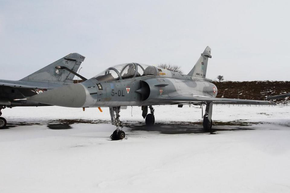 Khác biệt cơ bản giữa La Casse Mirage với các nghĩa địa máy bay khác trên thế giới điển hình là Davis-Monthan của Mỹ đó là “các vị khách” của La Casse Mirage sẽ mãi mãi nằm lại đây và không có cơ hội quay lại bầu trời và sẽ bị tháo dỡ chỉ sau vài năm. Nguồn ảnh: Martin Briquet.