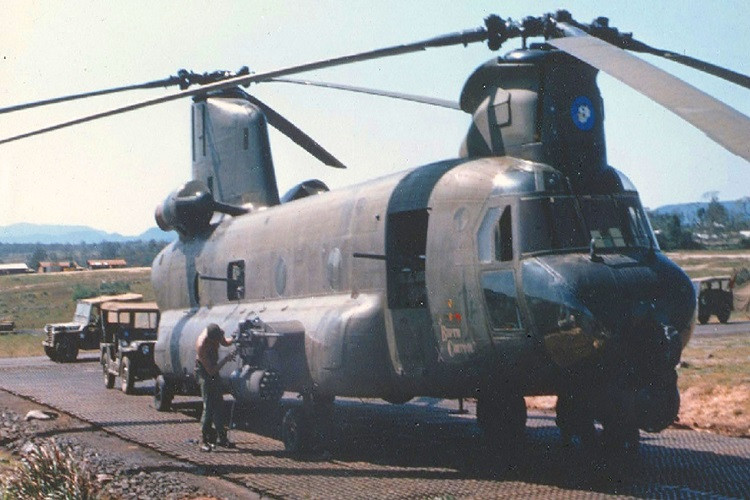 Trong ảnh là một trong bốn chiếc ACH-47A được Quân đội Mỹ chế tạo trong đầu những năm 1960, nó cũng từng tham chiến tại Việt Nam và được đặt tên là "Easy Money". Nguồn ảnh: gunsagogo.org.