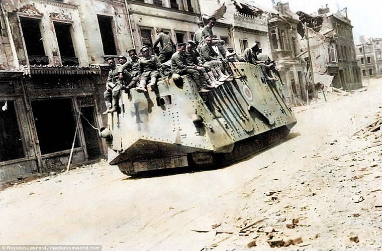 Nếu Anh có Mark I, Pháp có FT-17 thì Đức cũng có xe tăng và họ gọi nó là A7V Sturmpanzerwagen. Thiết kế của A7V không khác gì một pháo đài di động nhưng nó tỏ ra cơ động hơn hẳn so với Mark. Nguồn ảnh” Daily Mail.