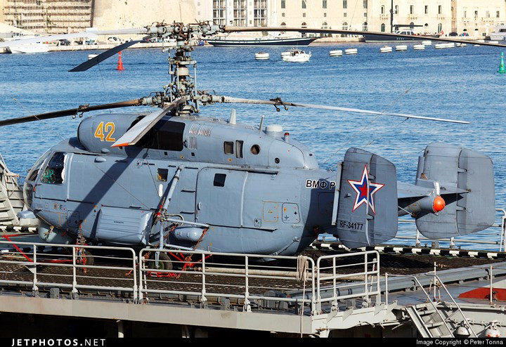 Từ nguyên mẫu, nhiều phiên bản Ka-27 đã ra đời, gồm cả máy bay tìm kiếm cứu hộ loại thường và loại có vũ trang như phiên bản xuất khẩu Ka-28, máy bay trực thăng vận tải trên biển Ka-29 và phiên bản dân sự Ka-32. Ảnh: Jetphotos