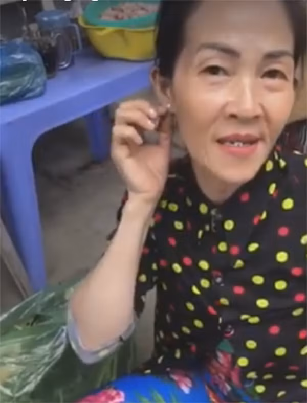 Đôi bông tai 1 tỷ 2.