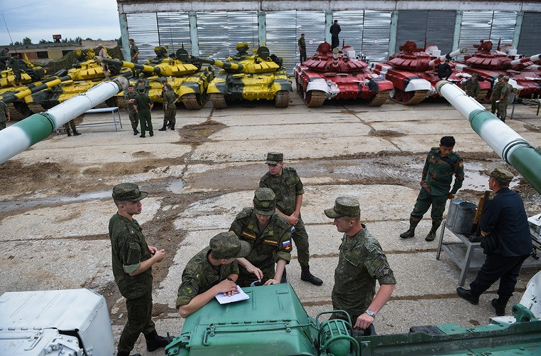 Tham gia Tank Biathlon năm nay có sự tham gia của 23 quốc gia gồm: Angola, Azerbaijan, Armenia, Belarus, Venezuela, Việt Nam, Zimbabwe, Iran, Ấn Độ, Trung Quốc, Kazakhstan, Kuwait, Kyrgyzstan, Lào, Myanmar, Mông Cổ, Nicaragua, Nga, Syria, Serbia, Tajikistan , Uganda, Nam Phi. Nguồn ảnh: tvzvezda.ru.