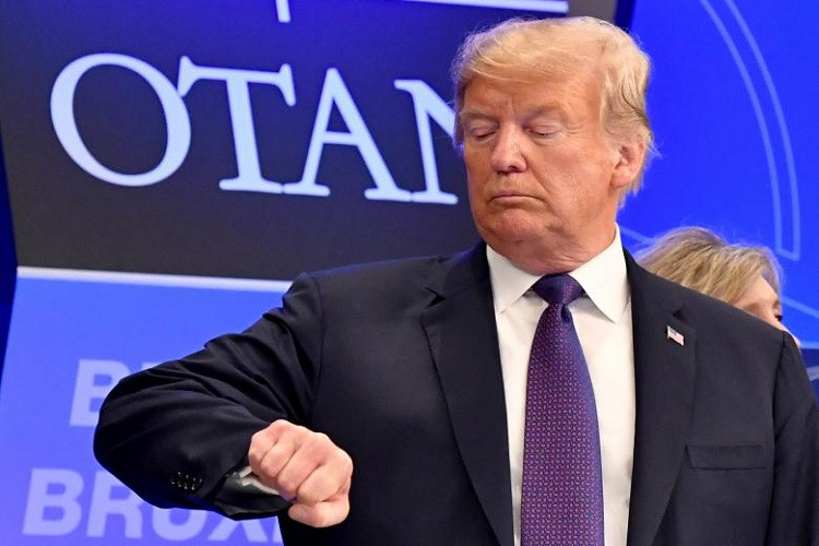 Dù được một tả là hội nghị đầy căng thẳng thế nhưng những hình ảnh được các phòng viên Reuters ghi lại được tại hội nghị và nhất là những biểu cảm của Tổng thống Trump tại Brussels lại cho thấy một điều hoàn ngược lại, khi ngay giữa “tâm bão” ông chủ Nhà Trắng vẫn có những biểu cảm cực kỳ đặc biệt. Ảnh: Reuters.