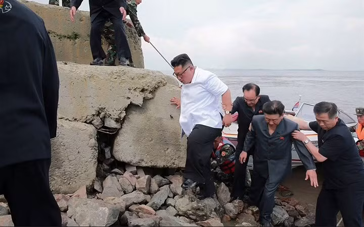 Cuối tuần qua, ông Kim Jong-un cũng đến thăm huyện Sindo (Tân Đảo), thuộc tỉnh Bắc Pyeongan.
