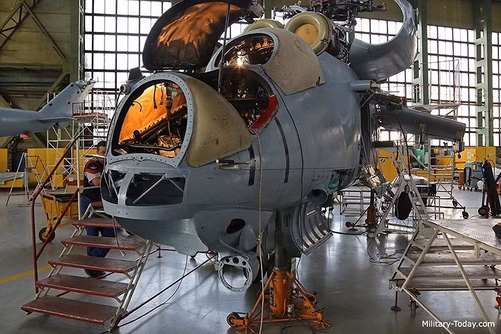 Mi-35M có nhiều cải tiến so với Mi-28. Mi-35M được trang bị hệ thống điện tử hàng không nâng cấp và gói cảm biến cải tiến, bao gồm cả hệ thống nhìn đêm.