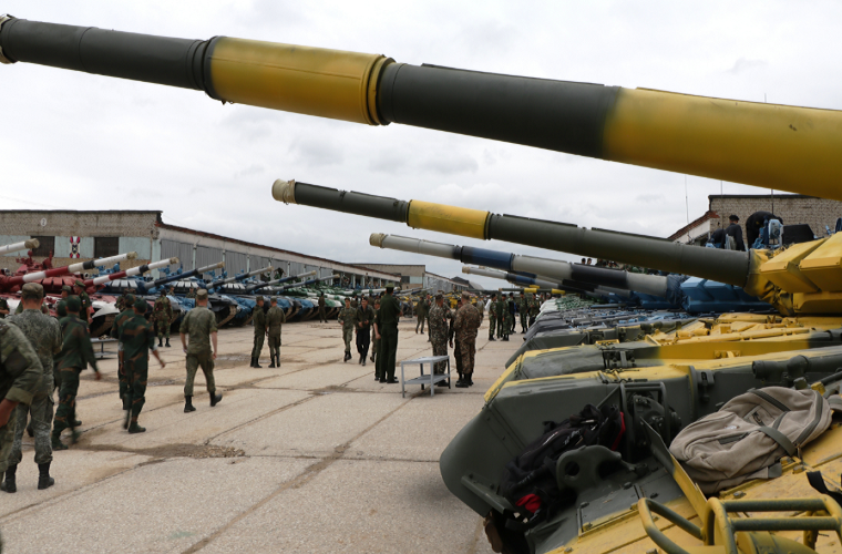 Dàn xe tăng T-72B3 đầy màu sắc của các đội tuyển tham dự Tank Biathlon 2018. Nguồn ảnh: Marinir.otvaga2004.