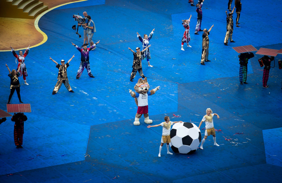 Chú sói Zabivaka trở thành nhân vật chính trong điệu nhảy trên sân Luzhniki.