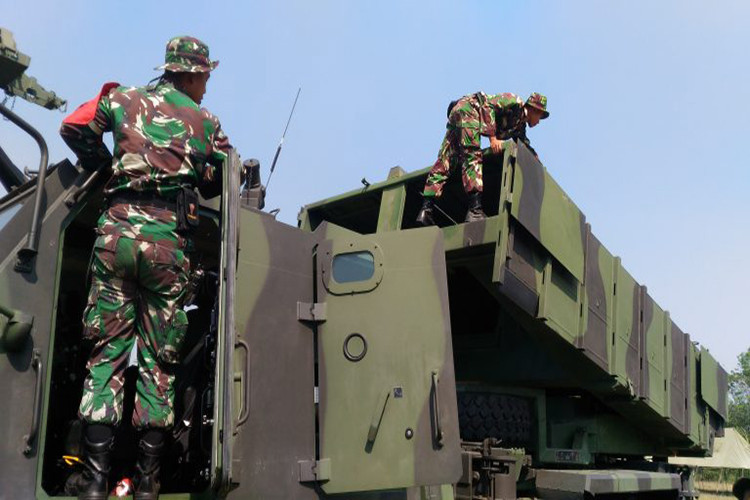 Dựa vào một số thông số cơ bản đã được nêu trên, ta có thể tạm nhận định rằng Astros II sở hữu khả năng tác chiến toàn diện cho một mẫu MLRS hiện đại phù hợp với mọi lực lượng pháo binh và quan trọng chi phí vận hành nó không lớn như các hệ thống tên lửa tấn công chiến thuật. Nguồn ảnh: Kostrad.