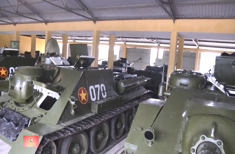 Trong ảnh những khẩu pháo tự hành chống tăng SU-100 của Lữ đoàn TTG 574. Nguồn ảnh: Truyền hình khu 5.